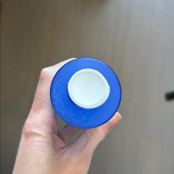 Ole Henriksen Transform Blue Glow2OH 7% AHA Dark Spot Toner New 6.5 Fl Oz - Picture 4 of 7